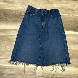 Levi’s high  waisted blue denim jean skirt size 25
